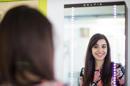 S.E.L.F.I.E - Chiếc gương thông minh giúp bạn tự sướng một cách dễ dàng hơn