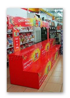 Kệ trưng bày hàng Tết